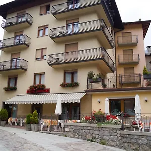 Americana Hotel Serina (Lombardy)
